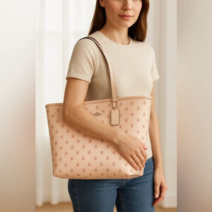 Coach Reversible City Tote with Floral Ditsy Print in Light Pink F66926 GUC